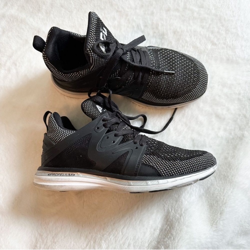 APL Ascend Sneakers Black White Women's Size 7.5